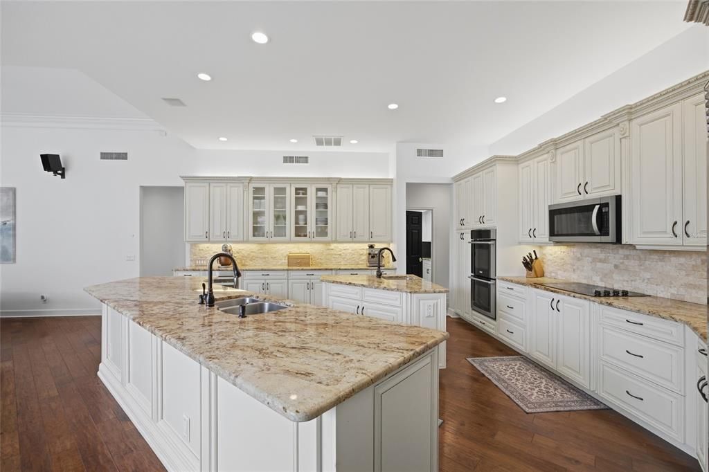 En Venta: $1,275,000 (4 camas, 3 baños, 3163 Pies cuadrados)