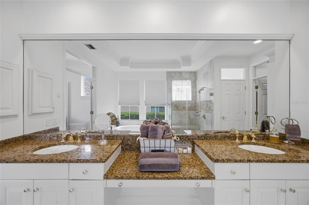 En Venta: $1,275,000 (4 camas, 3 baños, 3163 Pies cuadrados)