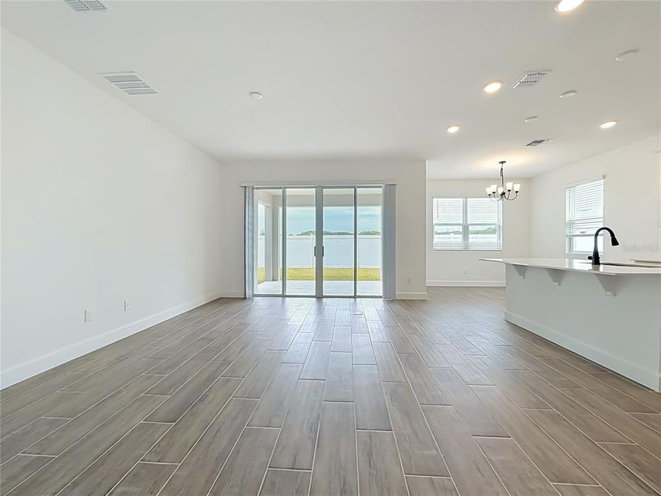 В аренду: $2,700 (4 спален, 3 ванн, 2051 Квадратных фут)