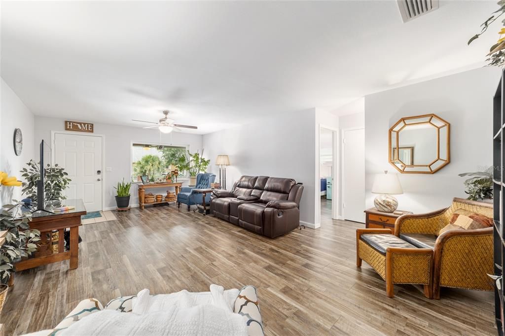 For Sale: $209,900 (2 beds, 2 baths, 1676 Square Feet)