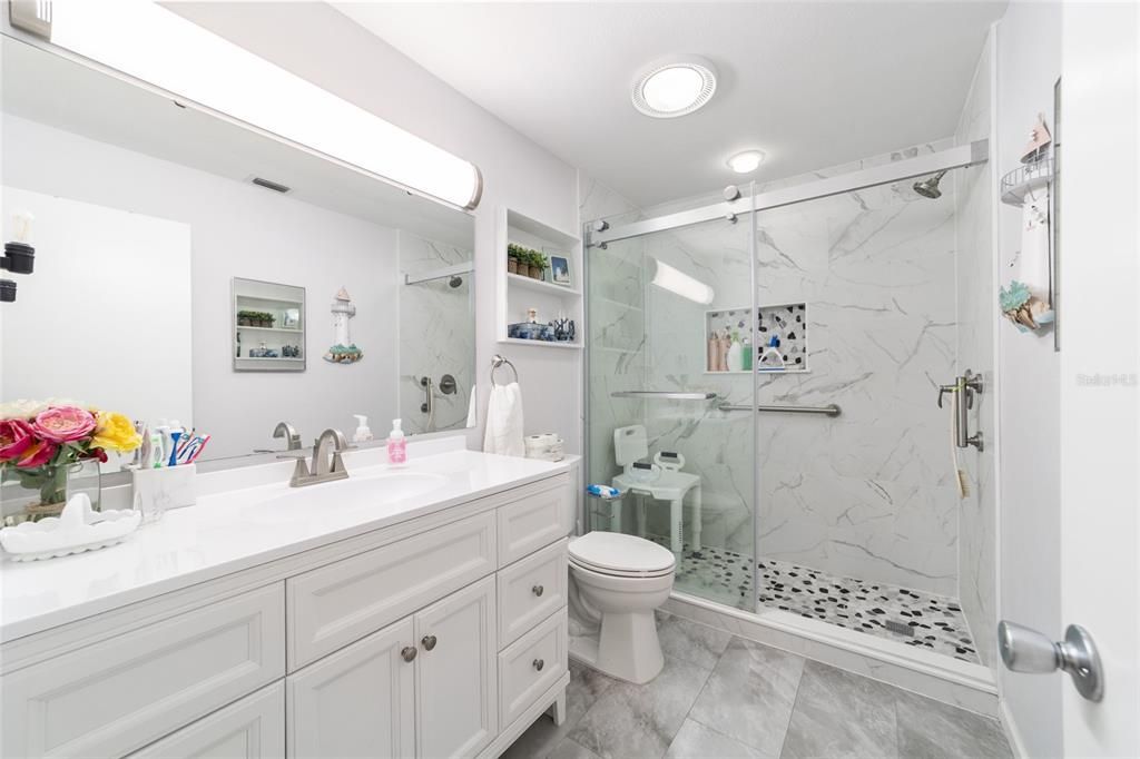 For Sale: $209,900 (2 beds, 2 baths, 1676 Square Feet)