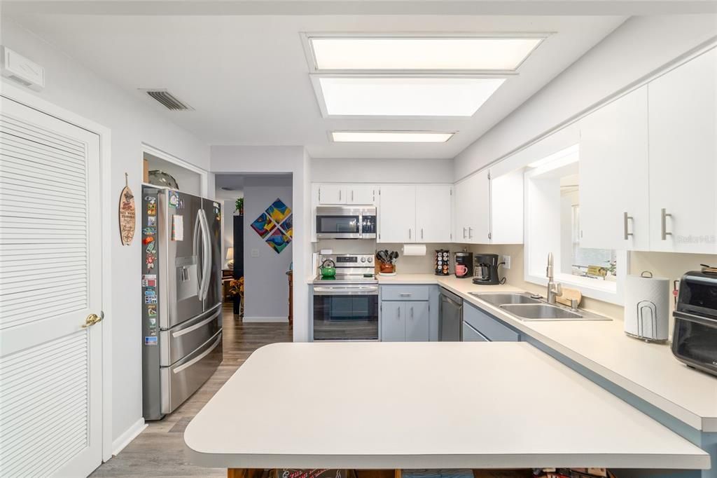 For Sale: $209,900 (2 beds, 2 baths, 1676 Square Feet)