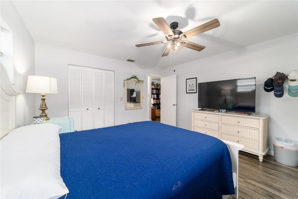 For Sale: $209,900 (2 beds, 2 baths, 1676 Square Feet)