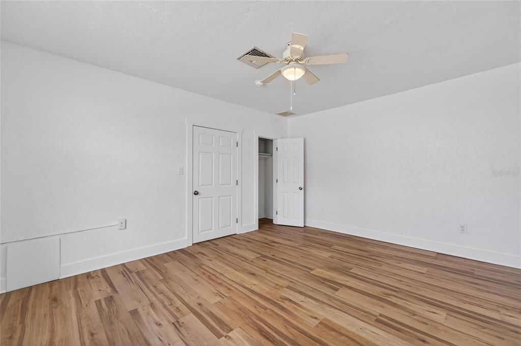 For Sale: $365,000 (1 beds, 1 baths, 538 Square Feet)