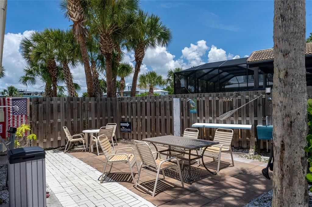 For Sale: $365,000 (1 beds, 1 baths, 538 Square Feet)
