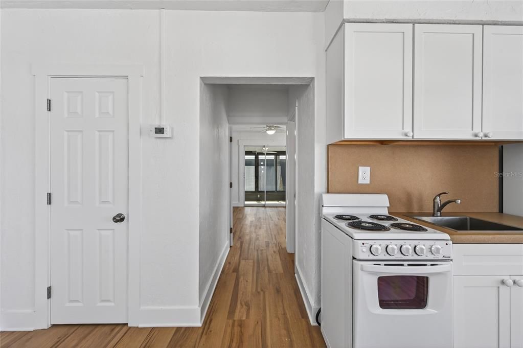 For Sale: $365,000 (1 beds, 1 baths, 538 Square Feet)