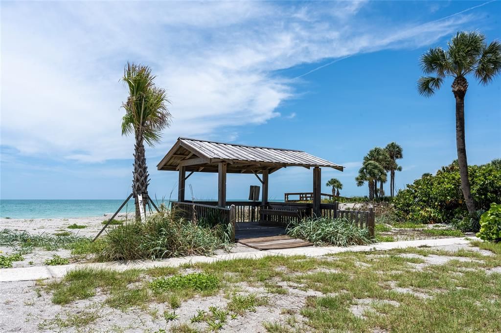 For Sale: $365,000 (1 beds, 1 baths, 538 Square Feet)