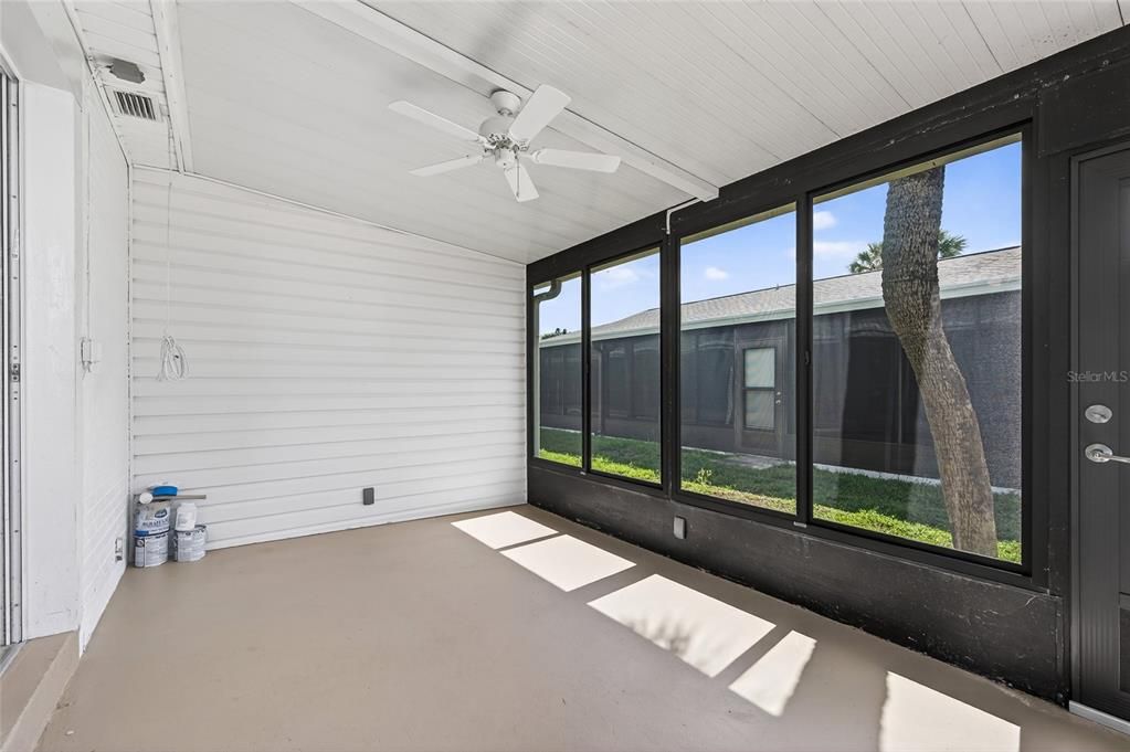 For Sale: $365,000 (1 beds, 1 baths, 538 Square Feet)