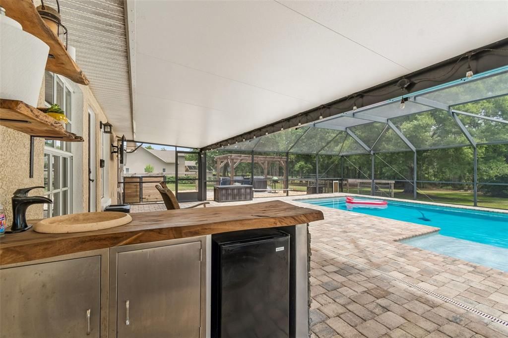 En Venta: $694,900 (3 camas, 2 baños, 1665 Pies cuadrados)
