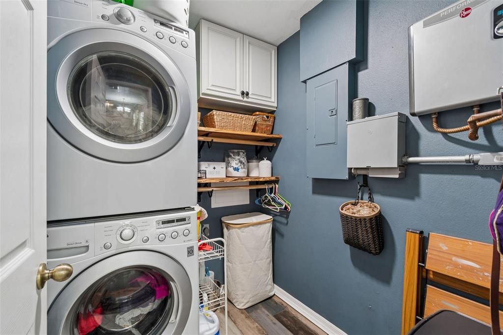 En Venta: $694,900 (3 camas, 2 baños, 1665 Pies cuadrados)