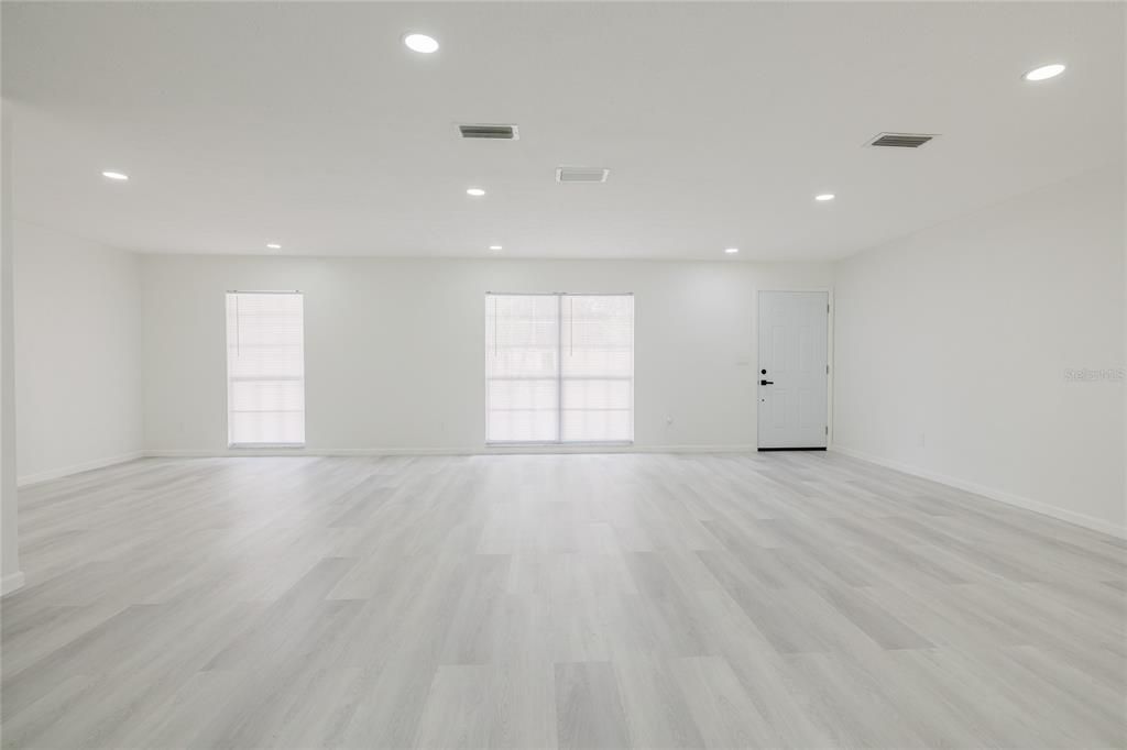En Venta: $398,000 (3 camas, 2 baños, 1554 Pies cuadrados)