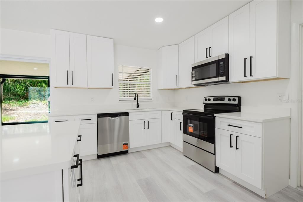 En Venta: $398,000 (3 camas, 2 baños, 1554 Pies cuadrados)