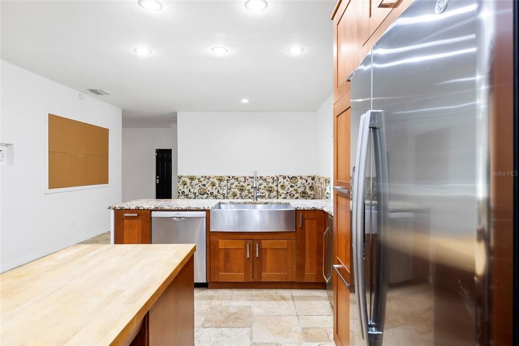 For Sale: $650,000 (3 beds, 2 baths, 2881 Square Feet)