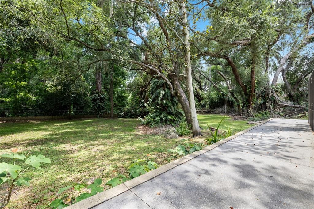 For Sale: $650,000 (3 beds, 2 baths, 2881 Square Feet)