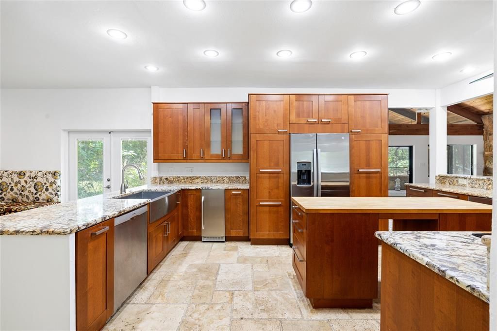 For Sale: $650,000 (3 beds, 2 baths, 2881 Square Feet)