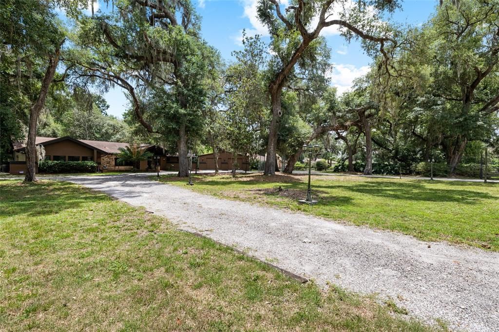 For Sale: $650,000 (3 beds, 2 baths, 2881 Square Feet)