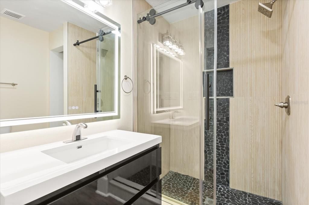 На продажу: $699,900 (4 спален, 3 ванн, 2082 Квадратных фут)