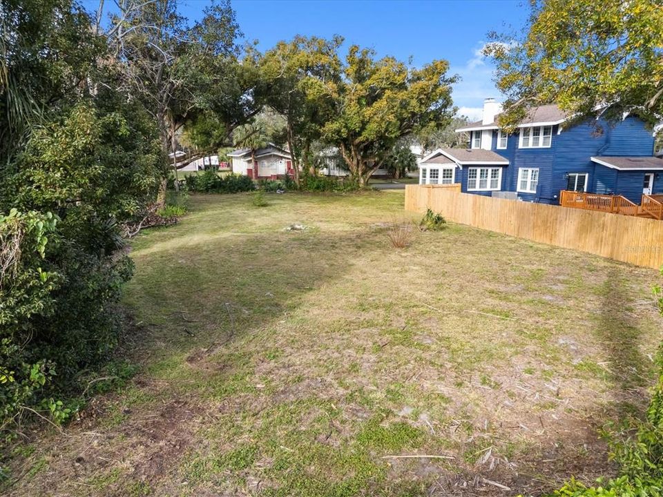 待售: $199,900 (0.25 acres)