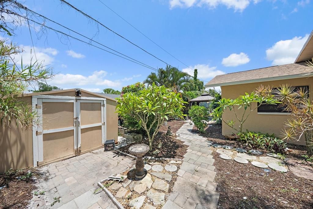 For Sale: $410,000 (3 beds, 2 baths, 1576 Square Feet)