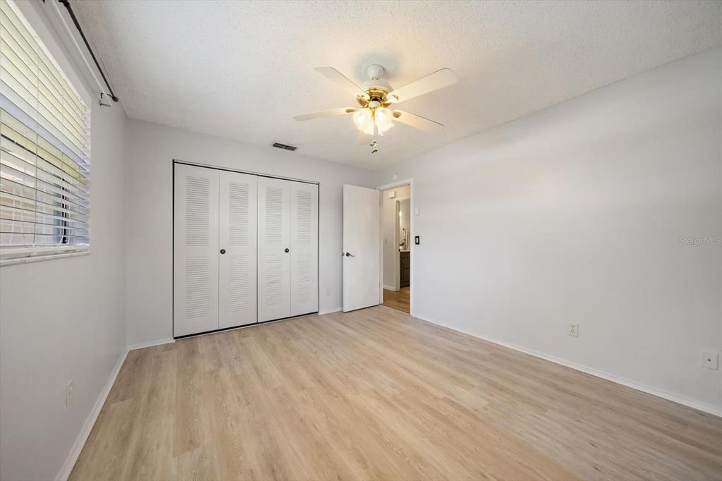 For Sale: $410,000 (3 beds, 2 baths, 1576 Square Feet)
