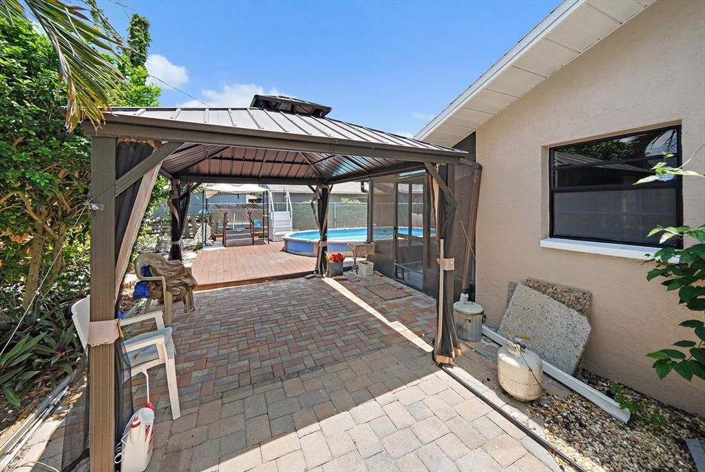 For Sale: $410,000 (3 beds, 2 baths, 1576 Square Feet)