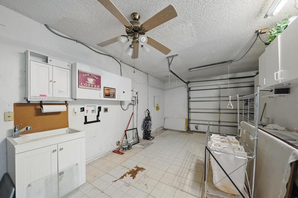 For Sale: $410,000 (3 beds, 2 baths, 1576 Square Feet)