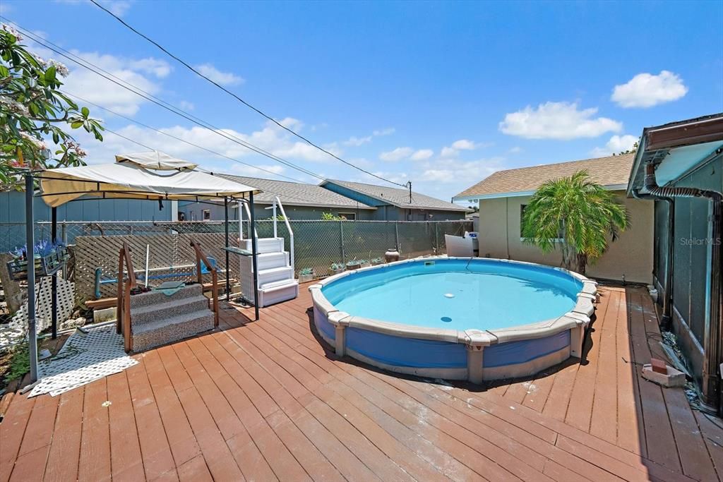 For Sale: $410,000 (3 beds, 2 baths, 1576 Square Feet)
