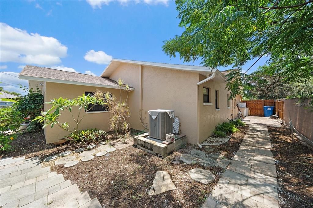 For Sale: $410,000 (3 beds, 2 baths, 1576 Square Feet)