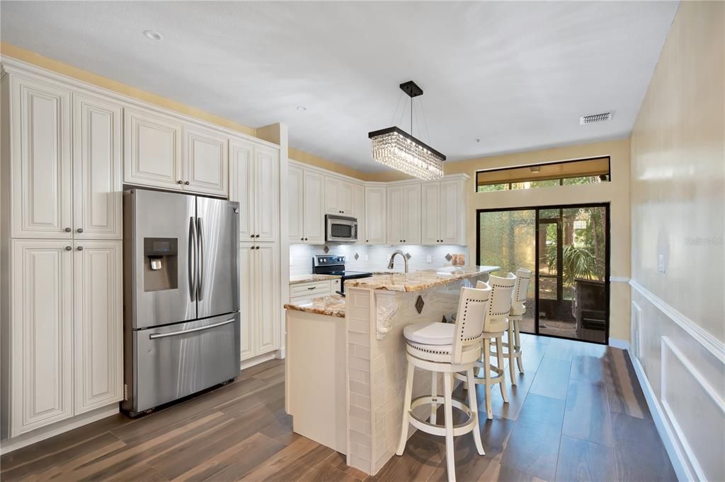 For Sale: $270,000 (2 beds, 2 baths, 1343 Square Feet)