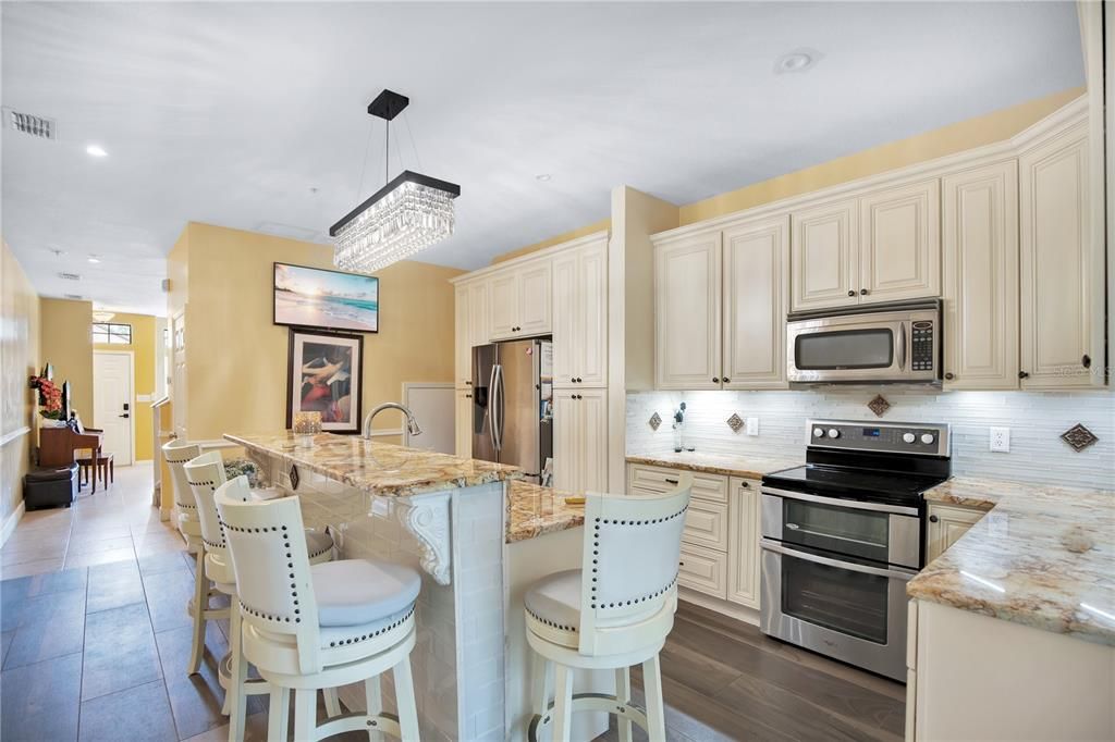 For Sale: $270,000 (2 beds, 2 baths, 1343 Square Feet)