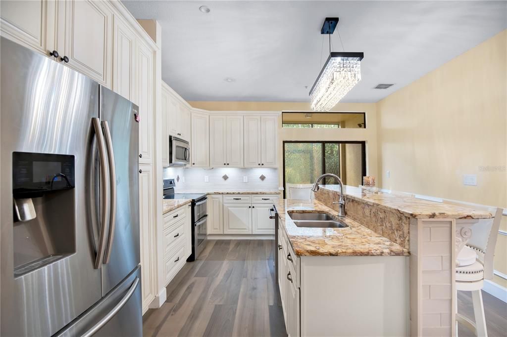 For Sale: $270,000 (2 beds, 2 baths, 1343 Square Feet)