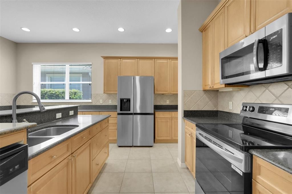For Sale: $628,000 (4 beds, 3 baths, 3001 Square Feet)