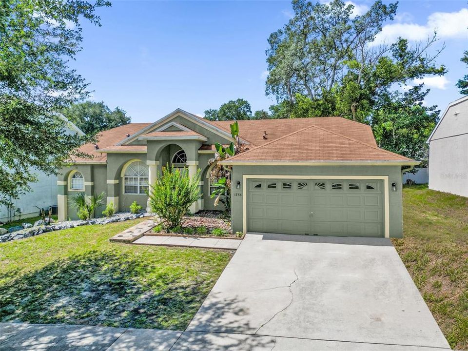 For Sale: $399,000 (4 beds, 2 baths, 1933 Square Feet)
