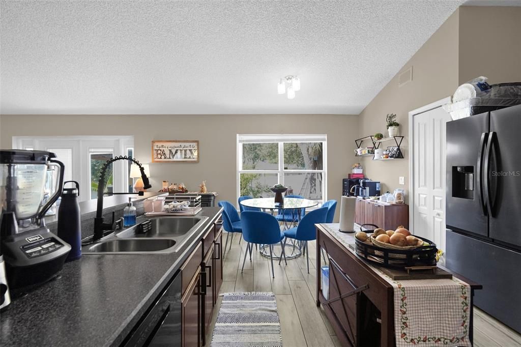 For Sale: $399,000 (4 beds, 2 baths, 1933 Square Feet)