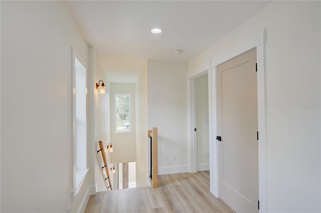 En Venta: $639,400 (4 camas, 3 baños, 2052 Pies cuadrados)