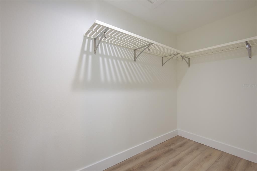 En Venta: $639,400 (4 camas, 3 baños, 2052 Pies cuadrados)