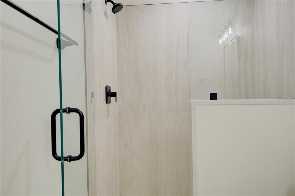 En Venta: $639,400 (4 camas, 3 baños, 2052 Pies cuadrados)
