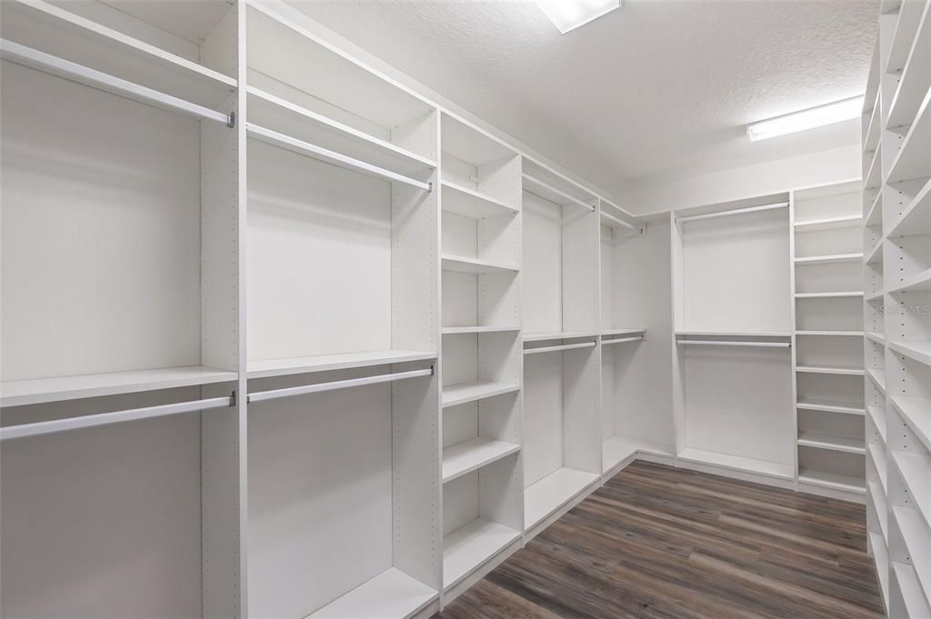 En Venta: $529,900 (4 camas, 2 baños, 2947 Pies cuadrados)