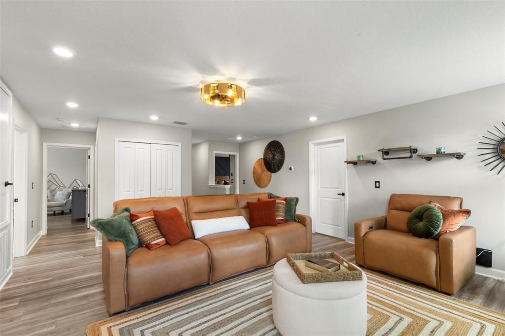 En Venta: $529,900 (4 camas, 2 baños, 2947 Pies cuadrados)