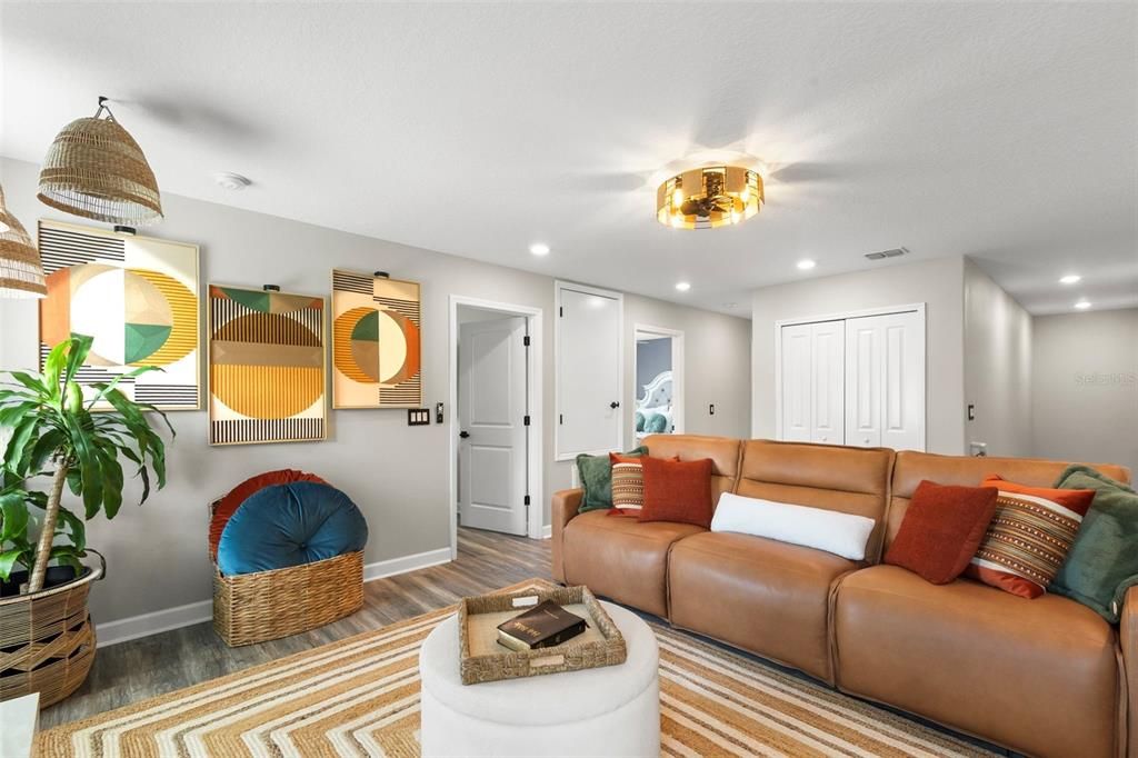 En Venta: $529,900 (4 camas, 2 baños, 2947 Pies cuadrados)