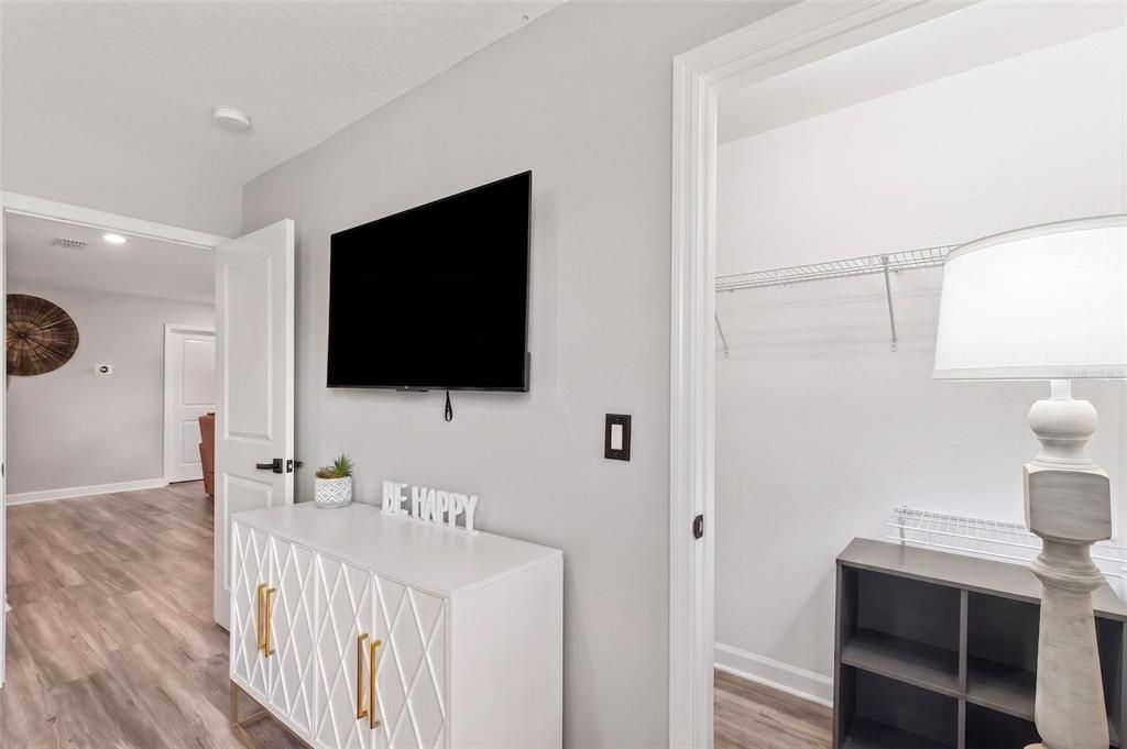 En Venta: $529,900 (4 camas, 2 baños, 2947 Pies cuadrados)