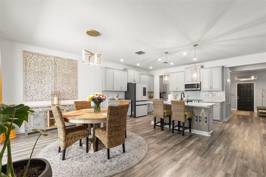En Venta: $529,900 (4 camas, 2 baños, 2947 Pies cuadrados)