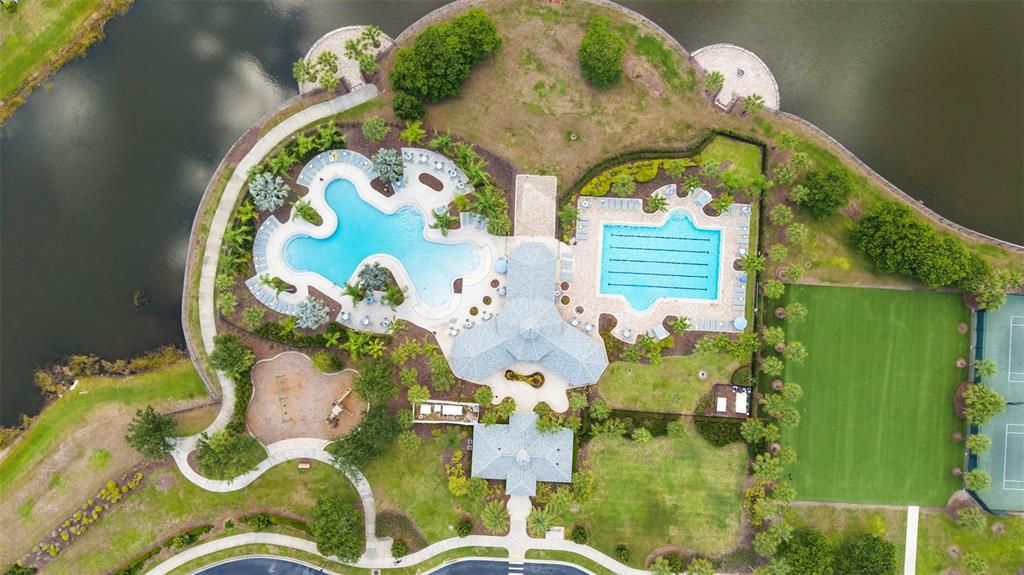 En Venta: $529,900 (4 camas, 2 baños, 2947 Pies cuadrados)