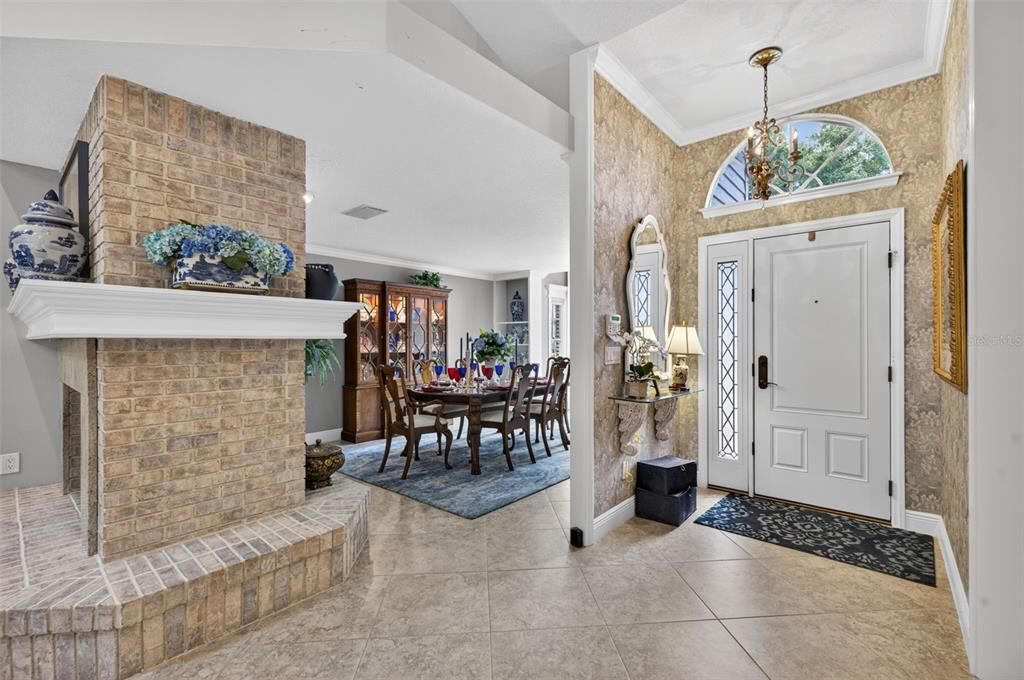 En Venta: $799,000 (4 camas, 2 baños, 2516 Pies cuadrados)