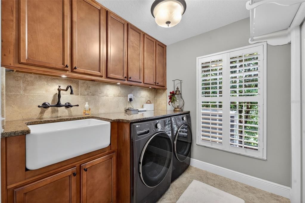 En Venta: $799,000 (4 camas, 2 baños, 2516 Pies cuadrados)