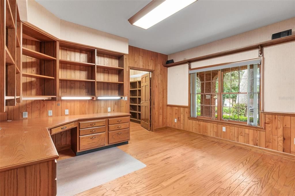 For Sale: $799,000 (4 beds, 2 baths, 4451 Square Feet)