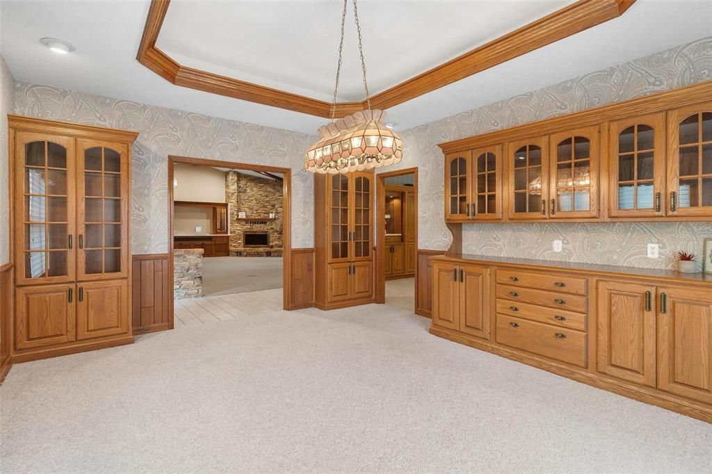 For Sale: $799,000 (4 beds, 2 baths, 4451 Square Feet)