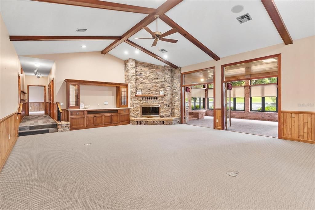 For Sale: $799,000 (4 beds, 2 baths, 4451 Square Feet)