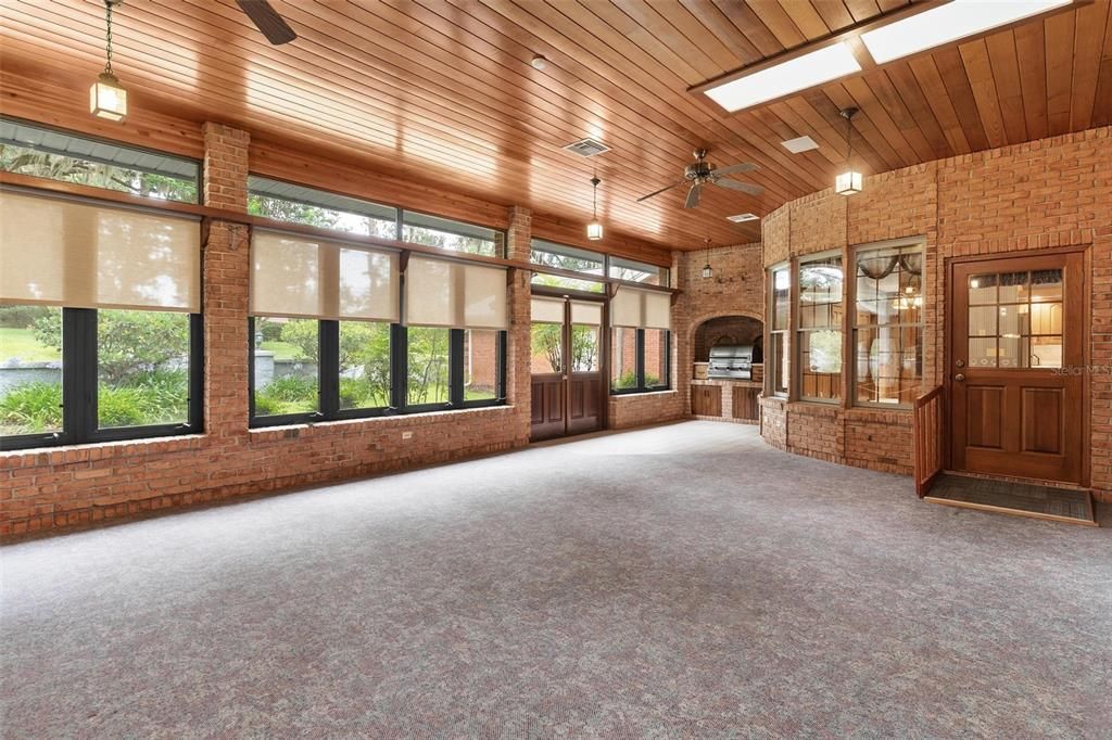 For Sale: $799,000 (4 beds, 2 baths, 4451 Square Feet)