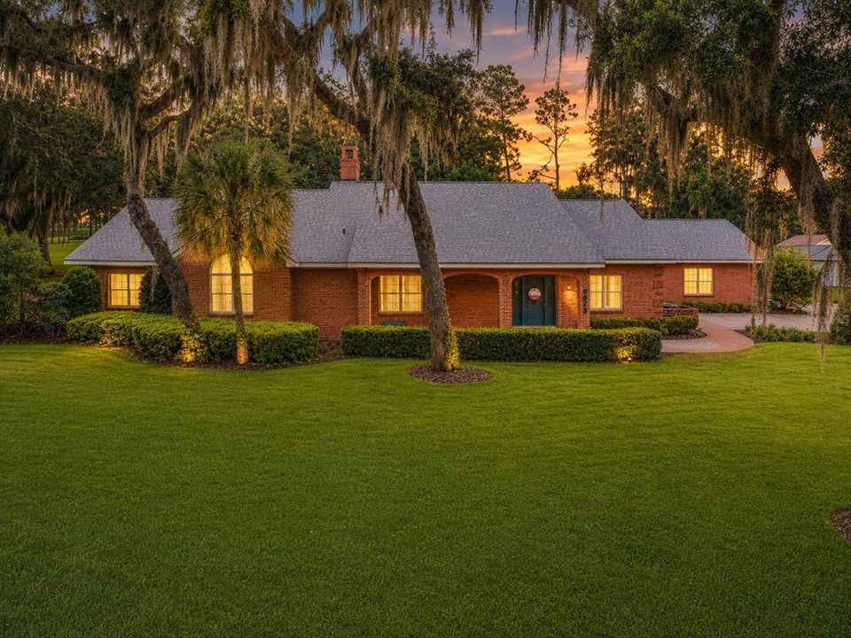 For Sale: $799,000 (4 beds, 2 baths, 4451 Square Feet)